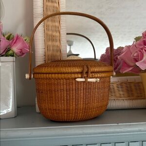 Charles Rogerson  signed.  Nantucket Lightship Basket Purse